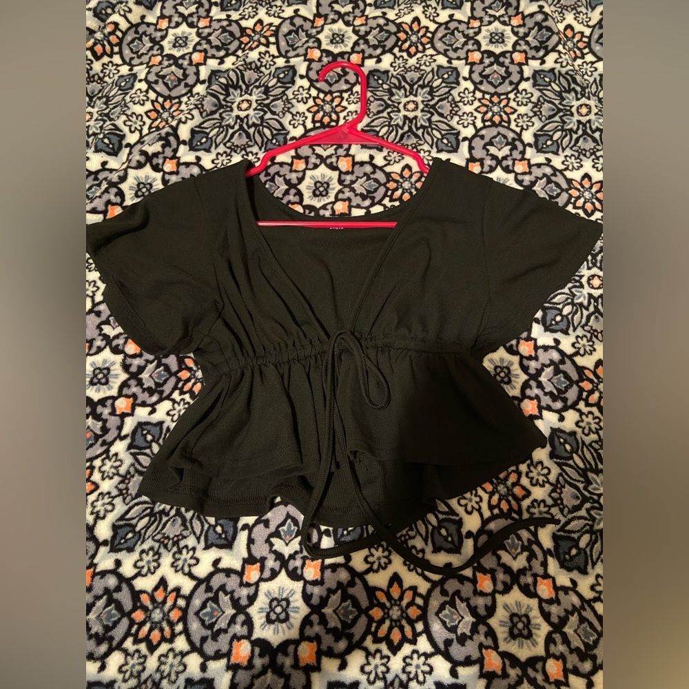SHEIN tie up crop top